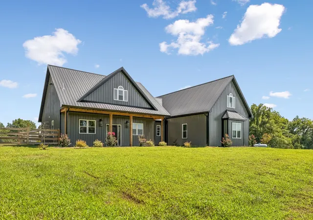 Photo 1 of Single family home for sale at 1129 Jim Read Rd, Ashland City, TN 37015 | MLS# 3318454 | Listing updated on 2026-09-17