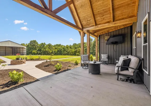 Photo 2 of Single family home for sale at 1129 Jim Read Rd, Ashland City, TN 37015 | MLS# 3318454 | Listing updated on 2026-09-17