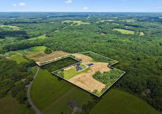 Photo 3 of Single family home for sale at 1129 Jim Read Rd, Ashland City, TN 37015 | MLS# 3318454 | Listing updated on 2026-09-17