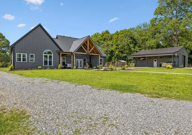 Photo 3 of Single family home for sale at 1129 Jim Read Rd, Ashland City, TN 37015 | MLS# 3318454 | Listing updated on 2026-09-17