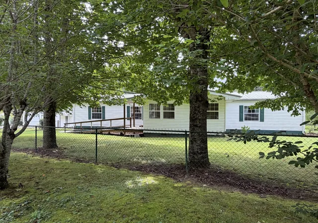 3rd image of 704 Canyon Dr, Altamont, TN 37301 | MLS# 3318491