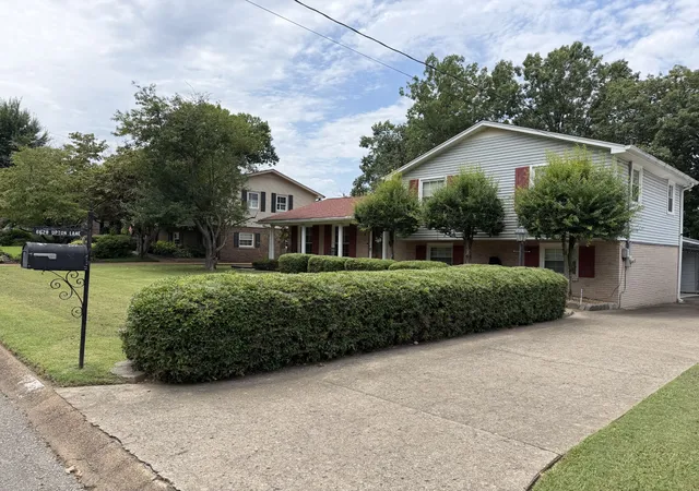 Photo 2 of Single family home for sale at 6628 Upton Ln, Nashville, TN 37209 | MLS# 3499591 | Listing updated on 2026-08-07