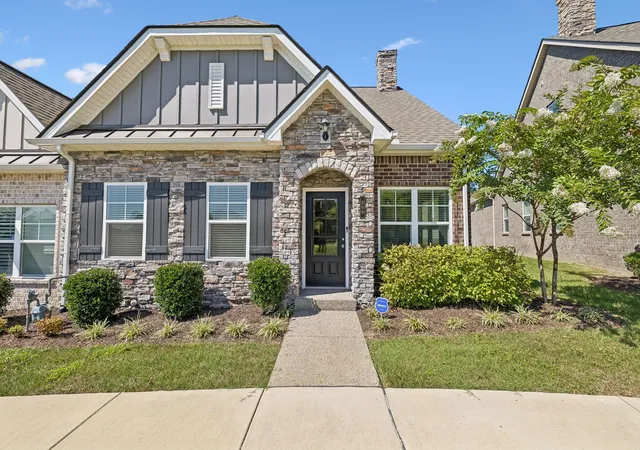 Photo 3 of Single family home for sale at 206 Trevor Dr, Mount Juliet, TN 37122 | MLS# 3319772 | Listing updated on 2026-10-02
