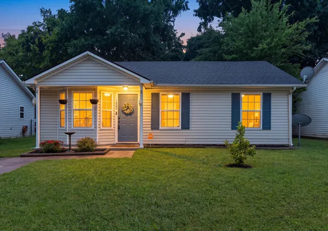3rd image of 1045 Shadow Ridge Ave, Oak Grove, KY 42262 | MLS# 3318489