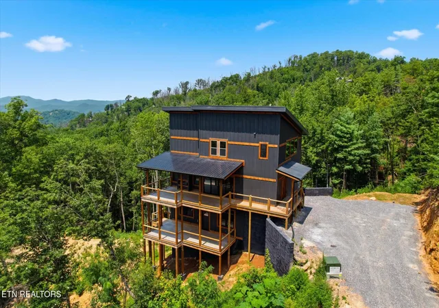 2nd image of 2046 Spurling Rd, Sevierville, TN 37862 | MLS# 3318482
