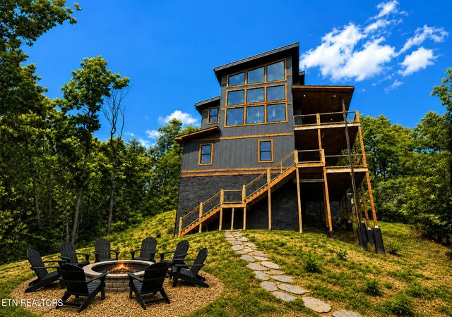 Photo 2 of Single family home for sale at 2046 Spurling Rd, Sevierville, TN 37862 | MLS# 3318482 | Listing updated on 2026-09-03