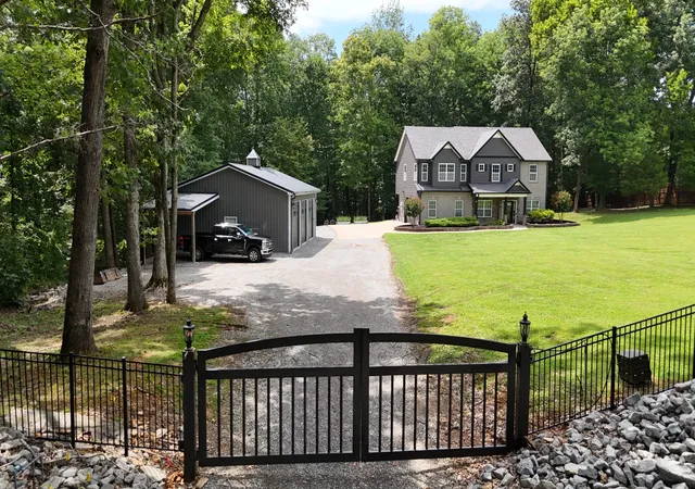 Photo 3 of Single family home for sale at 5688 Highway 48, Cunningham, TN 37052 | MLS# 3319026 | Listing updated on 2026-08-17