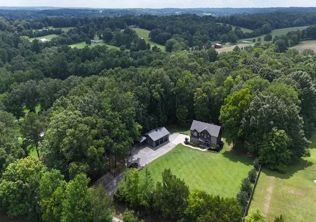 Photo 4 of Single family home for sale at 5688 Highway 48, Cunningham, TN 37052 | MLS# 3319026 | Listing updated on 2026-08-17
