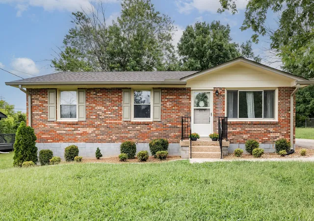 1st image of 211 Friendship Dr, Goodlettsville, TN 37072 | MLS# 3320242