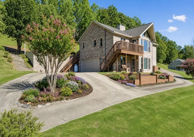 Photo 3 of Single family home for sale at 5005 Campbellsville Pike, Culleoka, TN 38451 | MLS# 3318643 | Listing updated on 2026-09-02