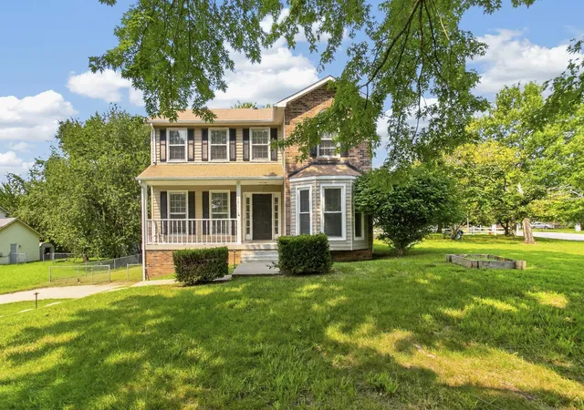 2nd image of 101 Iris Ct, Clarksville, TN 37042 | MLS# 3319116