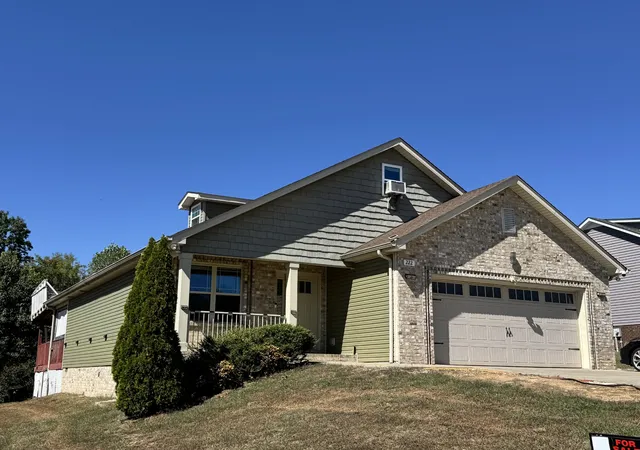 Photo 2 of Single family home for sale at 222 Hillview Way, Springfield, TN 37172 | MLS# 3319744 | Listing updated on 2026-10-05