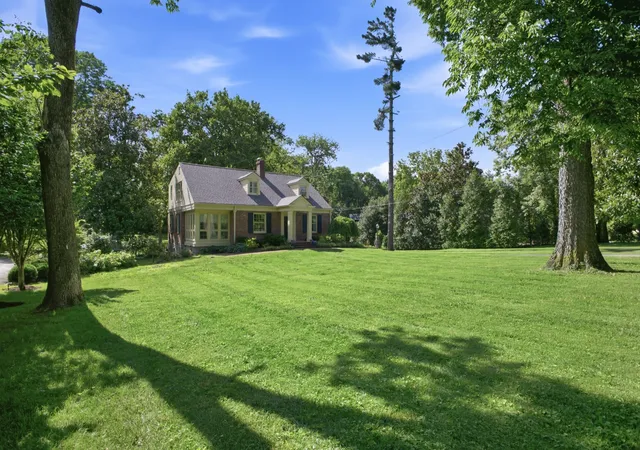 2nd image of 419 Lynnwood Blvd, Nashville, TN 37205 | MLS# 3318706