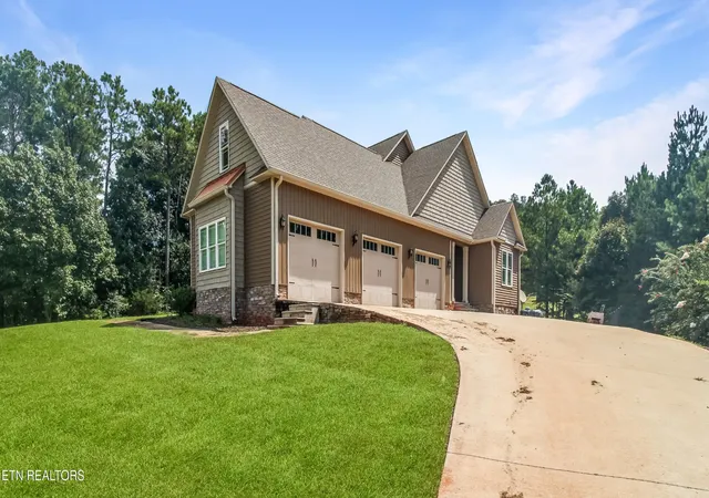 Photo 3 of Single family home for sale at 332 Harris Rd, Old Fort, TN 37362 | MLS# 3318713 | Listing updated on 2026-10-02