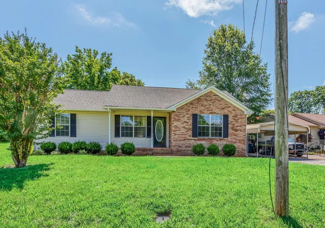 Photo 1 of Single family home for sale at 2915 Campbellsville Pike, Columbia, TN 38401 | MLS# 3320015 | Listing updated on 2026-08-31