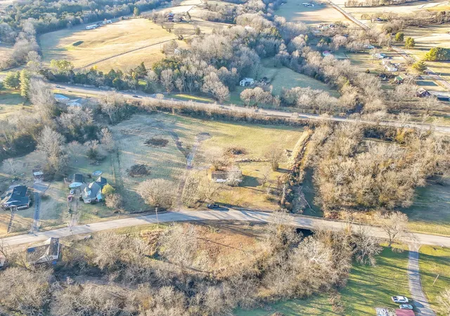 3rd image of 617 Old Hwy 31 E 3, Bethpage, TN 37022 | MLS# 3318872