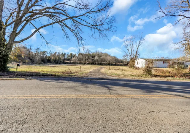 4th image of 617 Old Hwy 31 E 3, Bethpage, TN 37022 | MLS# 3318872