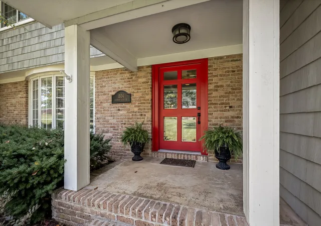 Photo 3 of Single family home for sale at 1804 Country Clb Dr, Tullahoma, TN 37388 | MLS# 3319206 | Listing updated on 2026-09-22