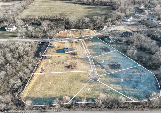 2nd image of 628 Old Hwy 31 E 3, Bethpage, TN 37022 | MLS# 3318901