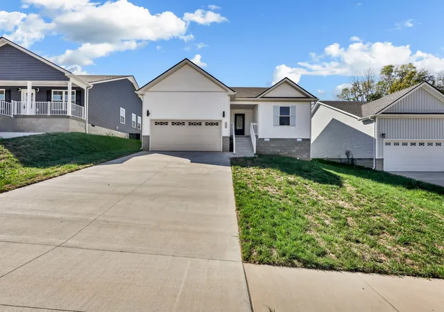 Photo 2 of Single family home for sale at 1158 Tybee Dr, Clarksville, TN 37042 | MLS# 3318910 | Listing updated on 2026-09-30