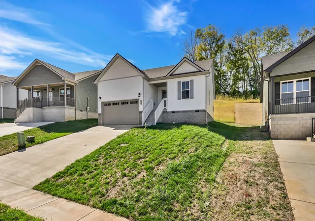Photo 2 of Single family home for sale at 1170 Tybee Dr, Clarksville, TN 37042 | MLS# 3318943 | Listing updated on 2026-09-30