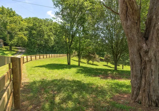 4th image of 394 Young Hollow Rd, Pulaski, TN 38478 | MLS# 3320366