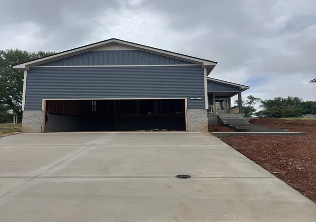 Photo 3 of Single family home for sale at 2663 Scott Dr, Clarksville, TN 37042 | MLS# 3318947 | Listing updated on 2026-09-04