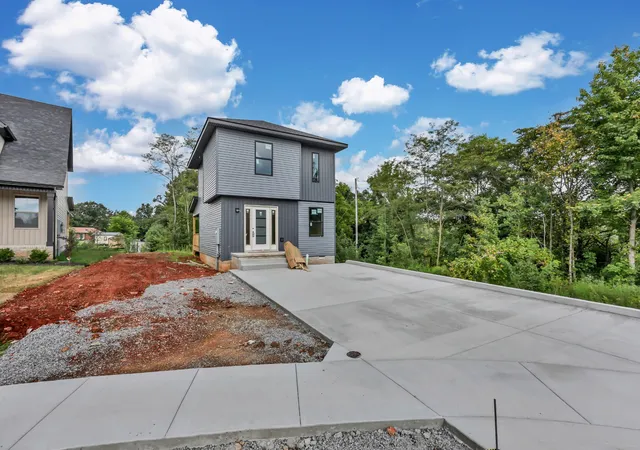 2nd image of 236 Switchgrass Dr, Clarksville, TN 37042 | MLS# 3319851