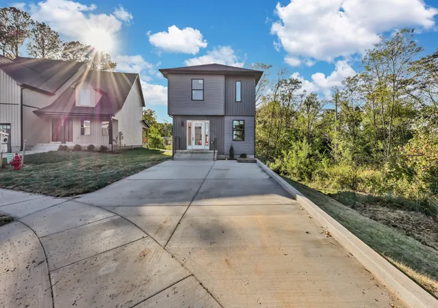 Photo 2 of Single family home for sale at 236 Switchgrass Dr, Clarksville, TN 37042 | MLS# 3319851 | Listing updated on 2026-10-07