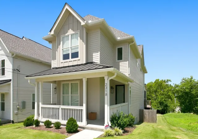 Photo 2 of Single family home for sale at 2318 Batavia St, Nashville, TN 37208 | MLS# 3319040 | Listing updated on 2026-08-02