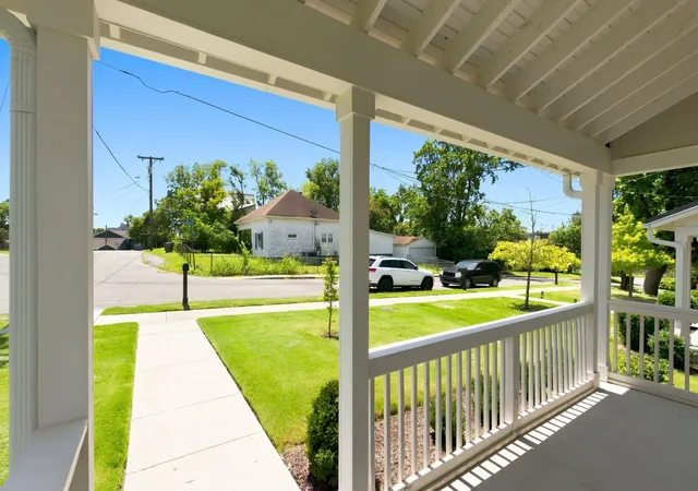 Photo 3 of Single family home for sale at 2318 Batavia St, Nashville, TN 37208 | MLS# 3319040 | Listing updated on 2026-08-02