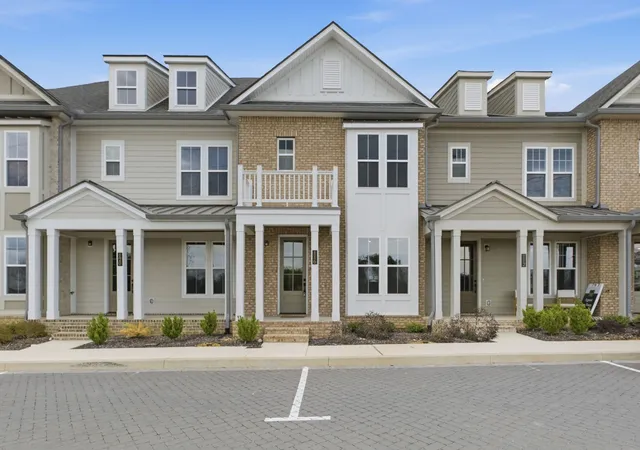1st image of 116 Nearwater Pl, Hendersonville, TN 37075 | MLS# 3514378