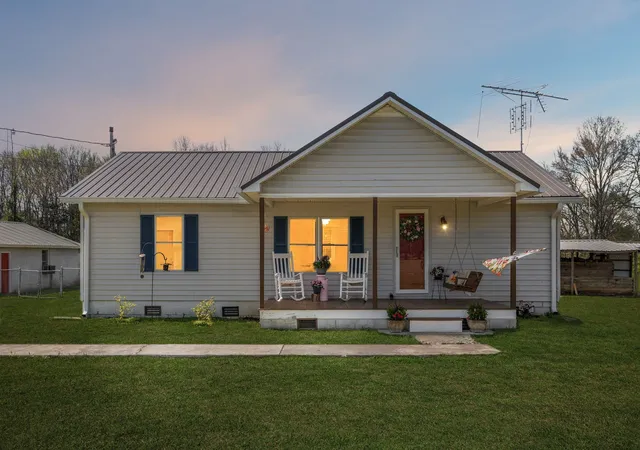 2nd image of 253 Henslee Rd, Shelbyville, TN 37160 | MLS# 3319741
