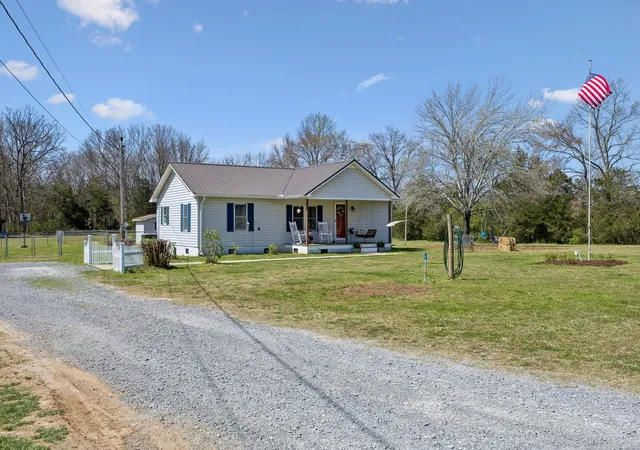 3rd image of 253 Henslee Rd, Shelbyville, TN 37160 | MLS# 3319741