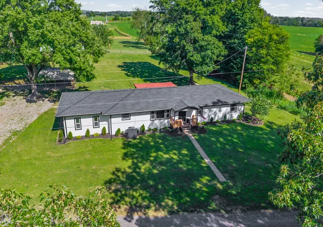2nd image of 5963 Wayman Dunn Rd, Springfield, TN 37172 | MLS# 3319165