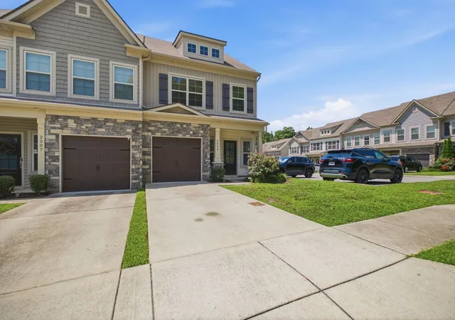 2nd image of 2009 Abbingdon Way, Old Hickory, TN 37138 | MLS# 3319109