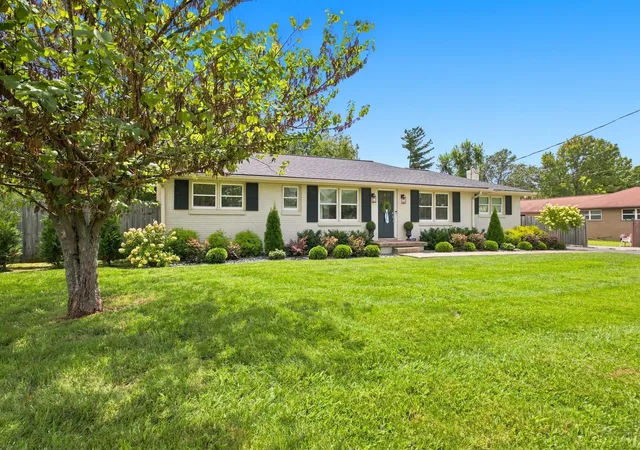 2nd image of 1014 Hickory Ct, Lebanon, TN 37087 | MLS# 3320607