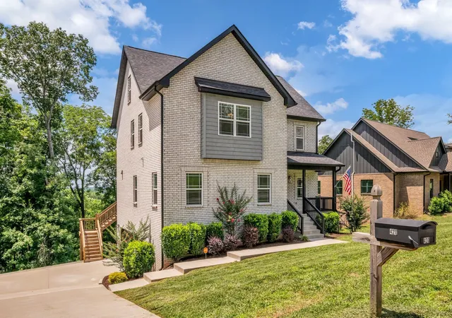 Photo 3 of Single family home for sale at 420 Stonemeadow Rd, Clarksville, TN 37043 | MLS# 3500930 | Listing updated on 2026-08-27