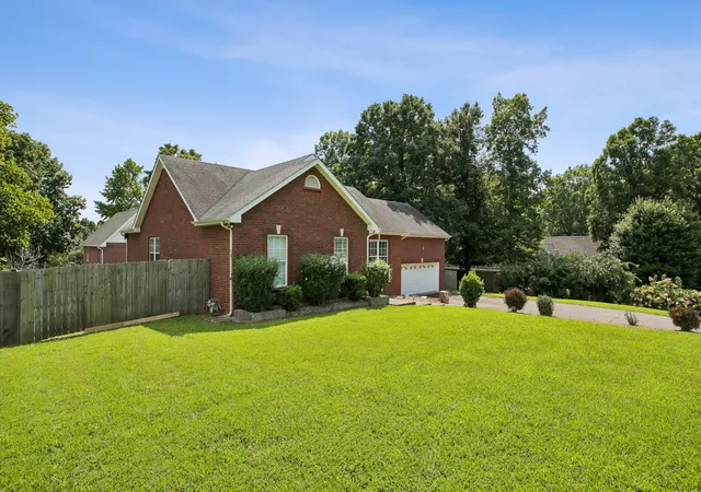 2nd image of 1156 Franklin Dr, Greenbrier, TN 37073 | MLS# 3333843