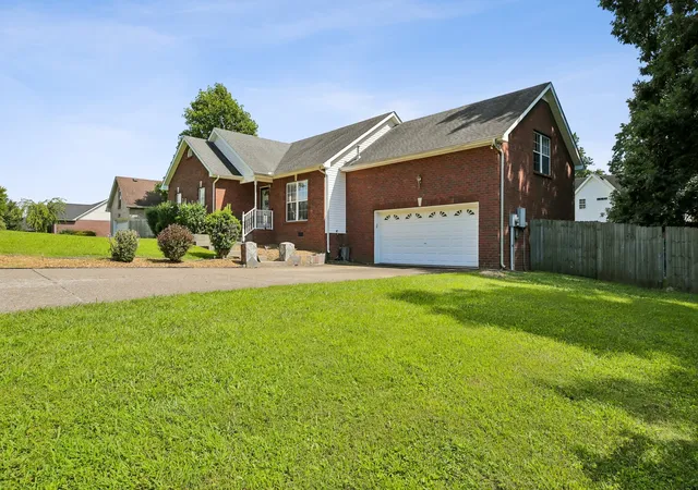 Photo 3 of Single family home for sale at 1156 Franklin Dr, Greenbrier, TN 37073 | MLS# 3333843 | Listing updated on 2026-09-29