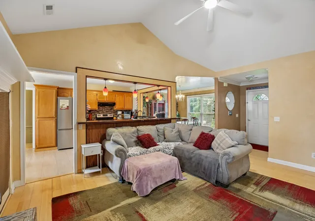 Photo 3 of Single family home for sale at 1156 Franklin Dr, Greenbrier, TN 37073 | MLS# 3333843 | Listing updated on 2026-09-29