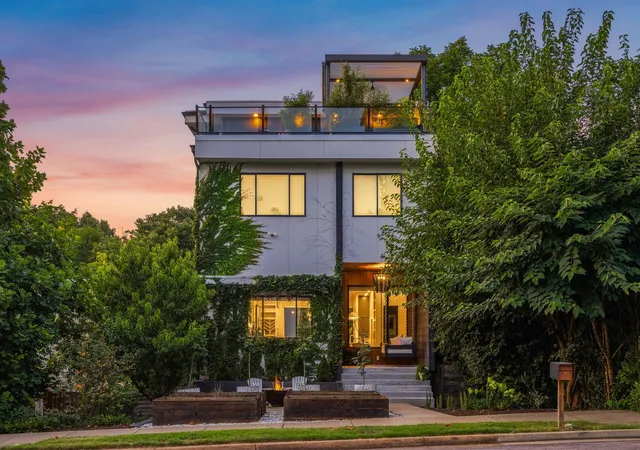 Photo 1 of Single family home for sale at 1105 Glenview Dr, Nashville, TN 37206 | MLS# 3513199 | Listing updated on 2026-09-17