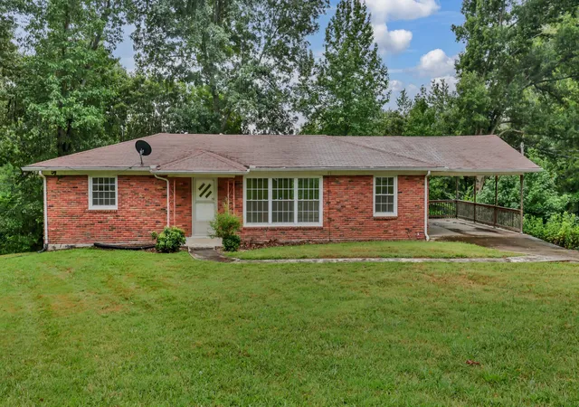 3rd image of 2064 Lintwood Dr, Clarksville, TN 37042 | MLS# 3519128