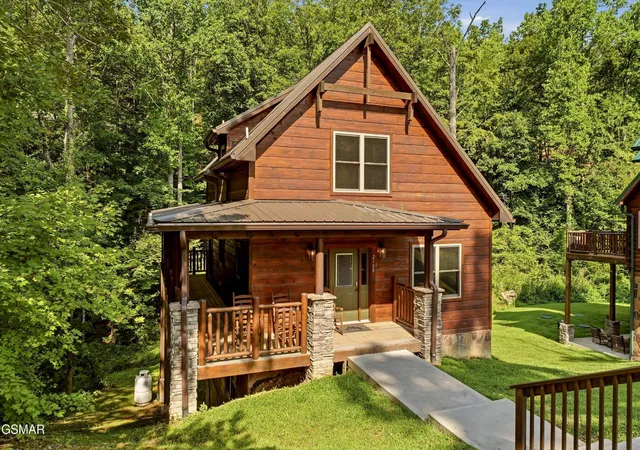 3rd image of 2108 Roscoe Court, Sevierville, TN 37876 | MLS# 3322487