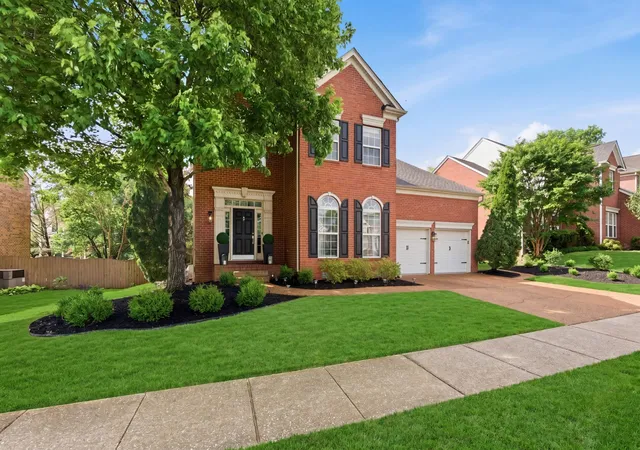 Photo 2 of Single family home for sale at 424 William Wallace Dr, Franklin, TN 37064 | MLS# 3530257 | Listing updated on 2026-09-22