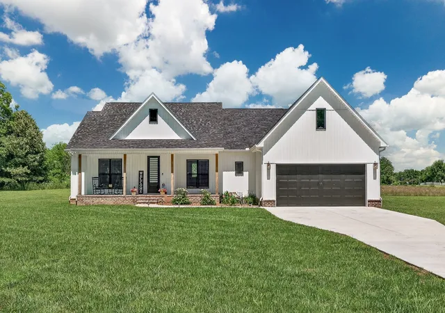 1st image of 9 Town Rd, Fayetteville, TN 37334 | MLS# 3320268