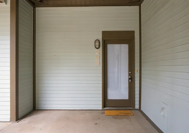 Photo 4 of Condo for sale at 807 18Th Ave S #209, Nashville, TN 37203 | MLS# 3520551 | Listing updated on 2026-08-24