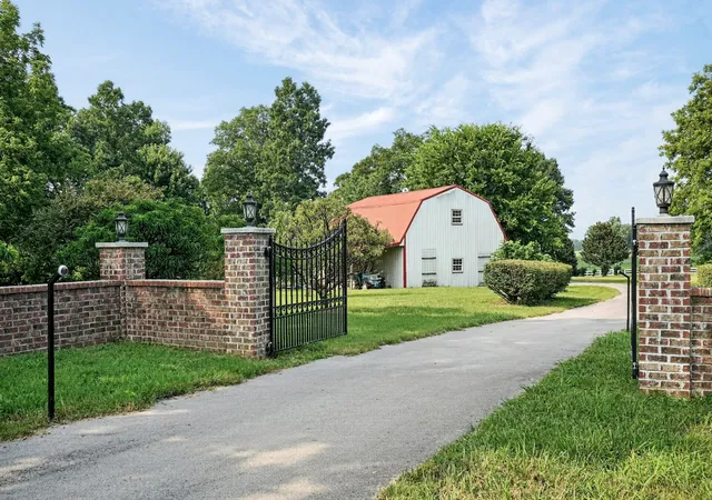 2nd image of 3667 Locke Bend Rd, Rock Island, TN 38581 | MLS# 3512932