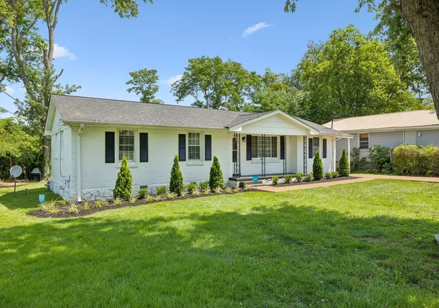 3rd image of 636 Demoss St, Gallatin, TN 37066 | MLS# 3320230