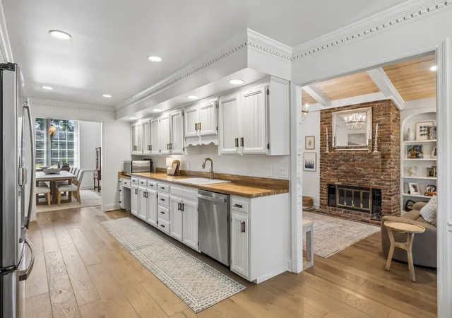 Photo 2 of Single family home for sale at 410 Stable Dr, Franklin, TN 37069 | MLS# 3319360 | Listing updated on 2026-10-09